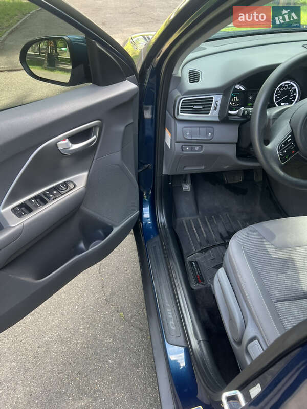 Внедорожник / Кроссовер Kia Niro 2017 в Киеве