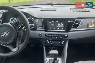 Позашляховик / Кросовер Kia Niro 2017 в Києві