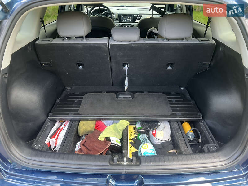 Внедорожник / Кроссовер Kia Niro 2017 в Киеве