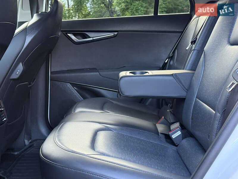 Позашляховик / Кросовер Kia Niro 2023 в Дрогобичі
