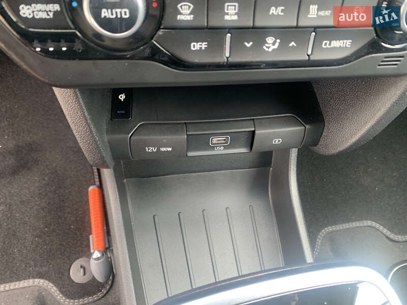 Внедорожник / Кроссовер Kia Niro 2020 в Буске