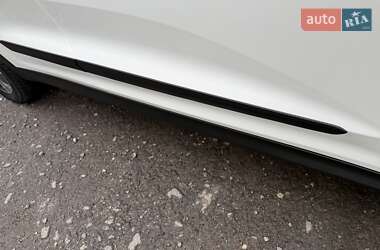 Позашляховик / Кросовер Kia Niro 2020 в 