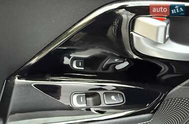 Позашляховик / Кросовер Kia Niro 2020 в 