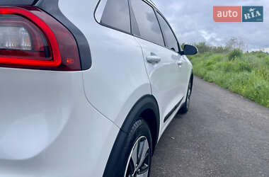 Внедорожник / Кроссовер Kia Niro 2017 в 