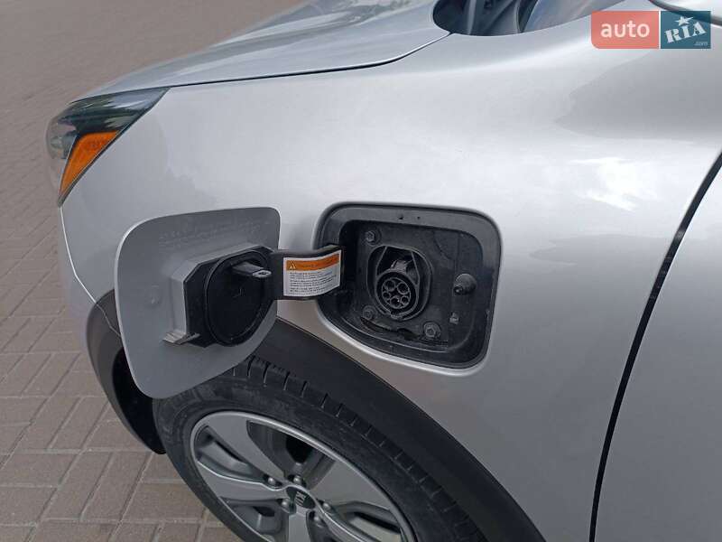 Внедорожник / Кроссовер Kia Niro 2017 в Львове фото 5 Внедорожник / Кроссовер Kia Niro 2017 в Львове