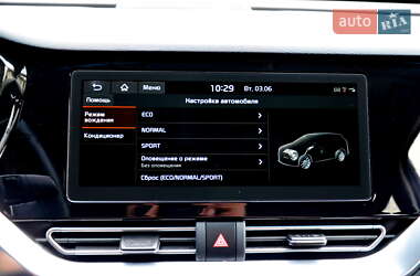 Позашляховик / Кросовер Kia Niro 2020 в 