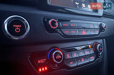 Внедорожник / Кроссовер Kia Niro 2020 в 