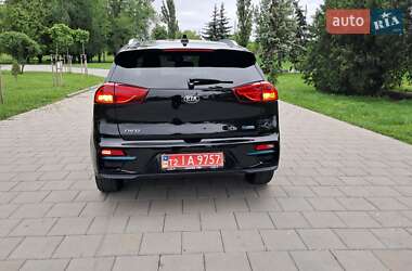 Позашляховик / Кросовер Kia Niro 2021 в 