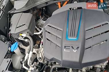 Позашляховик / Кросовер Kia Niro 2021 в 