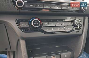 Позашляховик / Кросовер Kia Niro 2021 в 