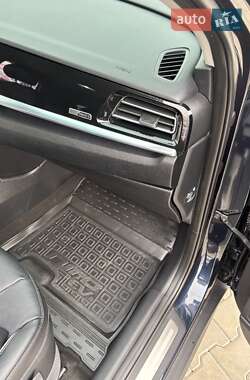 Позашляховик / Кросовер Kia Niro 2020 в 
