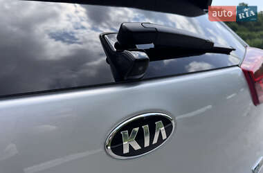 Позашляховик / Кросовер Kia Niro 2021 в 