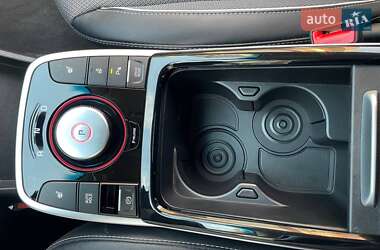 Позашляховик / Кросовер Kia Niro 2021 в 