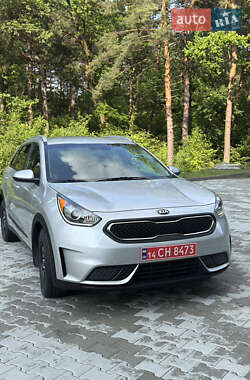 Позашляховик / Кросовер Kia Niro 2017 в Новояворівську