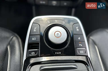 Внедорожник / Кроссовер Kia Niro 2019 в 