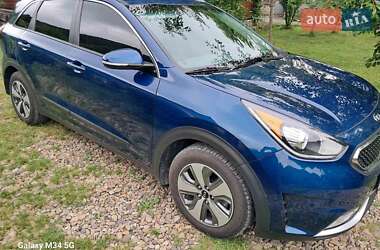 Позашляховик / Кросовер Kia Niro 2017 в Чернівцях
