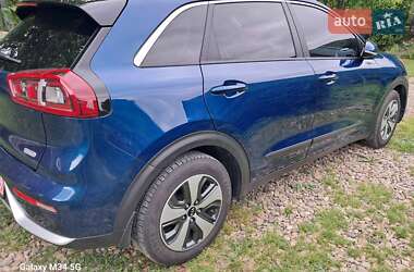 Внедорожник / Кроссовер Kia Niro 2017 в Черновцах