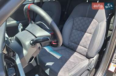 Позашляховик / Кросовер Kia Niro 2021 в 