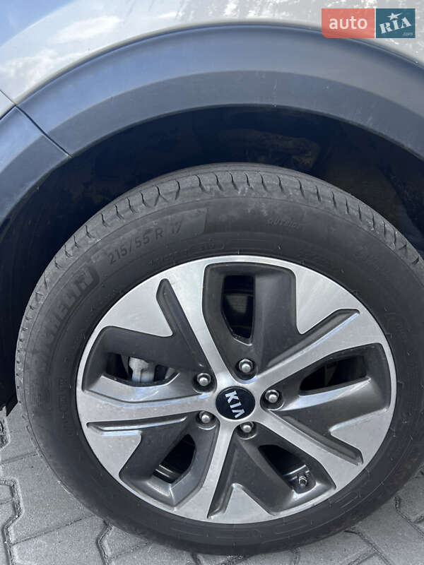 Внедорожник / Кроссовер Kia Niro 2021 в Луцке фото 13 Внедорожник / Кроссовер Kia Niro 2021 в Луцке
