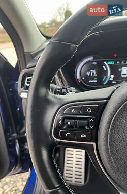 Позашляховик / Кросовер Kia Niro 2021 в 