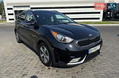 Позашляховик / Кросовер Kia Niro 2016 в 