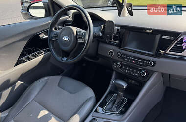 Позашляховик / Кросовер Kia Niro 2016 в 