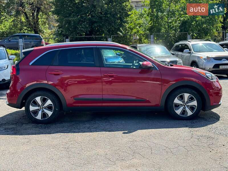 Внедорожник / Кроссовер Kia Niro 2017 в Виннице