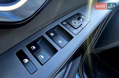 Внедорожник / Кроссовер Kia Niro 2024 в 
