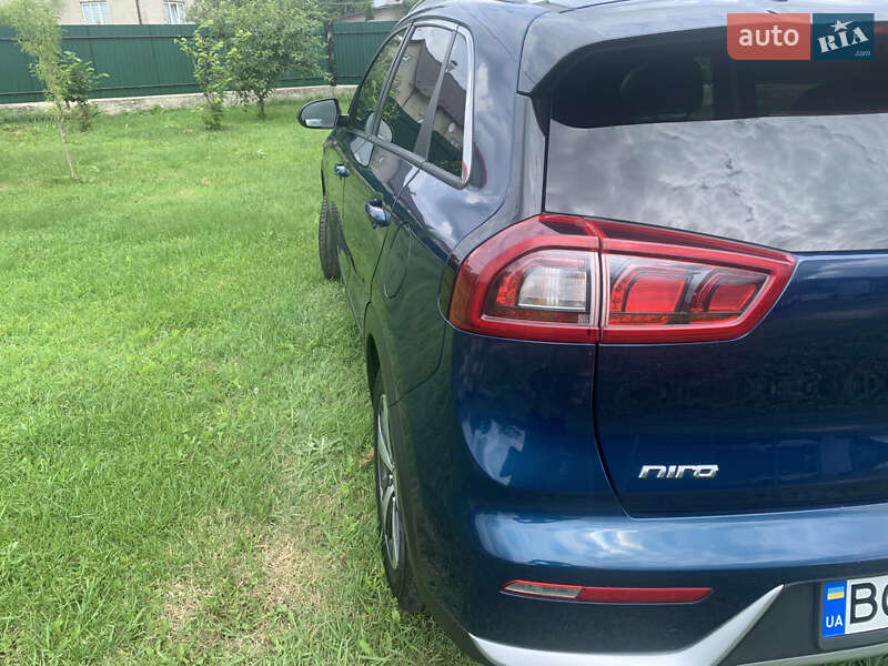 Внедорожник / Кроссовер Kia Niro 2018 в Буске