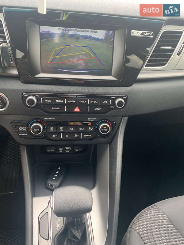 Внедорожник / Кроссовер Kia Niro 2018 в Буске