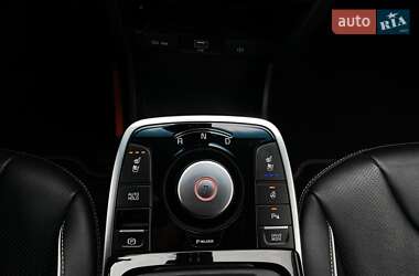 Позашляховик / Кросовер Kia Niro 2021 в 