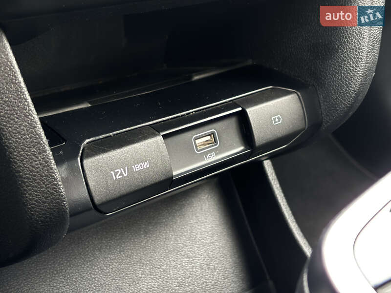 Позашляховик / Кросовер Kia Niro 2021 в Львові фото 17 Позашляховик / Кросовер Kia Niro 2021 в Львові