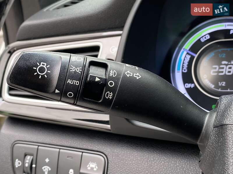 Позашляховик / Кросовер Kia Niro 2017 в Києві
