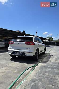 Внедорожник / Кроссовер Kia Niro 2017 в 