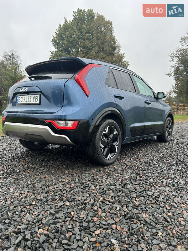 Внедорожник / Кроссовер Kia Niro 2023 в Новояворовске