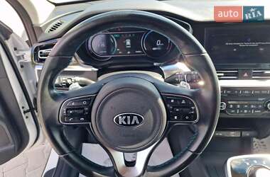 Внедорожник / Кроссовер Kia Niro 2021 в 