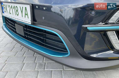 Позашляховик / Кросовер Kia Niro 2019 в 