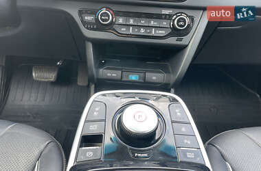 Позашляховик / Кросовер Kia Niro 2019 в 