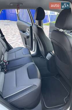 Внедорожник / Кроссовер Kia Niro 2021 в 