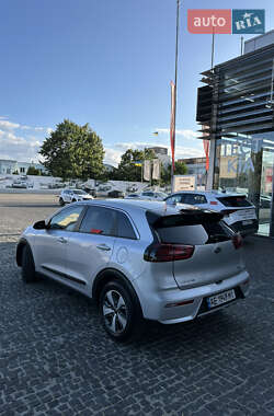 Внедорожник / Кроссовер Kia Niro 2017 в 