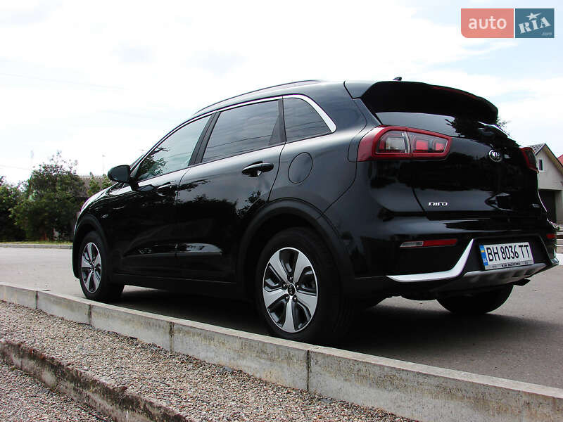 Внедорожник / Кроссовер Kia Niro 2017 в Одессе
