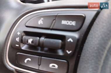 Позашляховик / Кросовер Kia Niro 2021 в Шполі