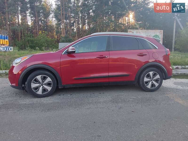 Внедорожник / Кроссовер Kia Niro 2017 в Черкассах фото 10 Внедорожник / Кроссовер Kia Niro 2017 в Черкассах