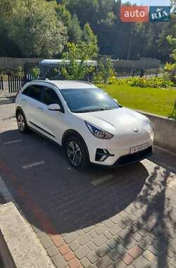 Позашляховик / Кросовер Kia Niro 2020 в Новояворівську
