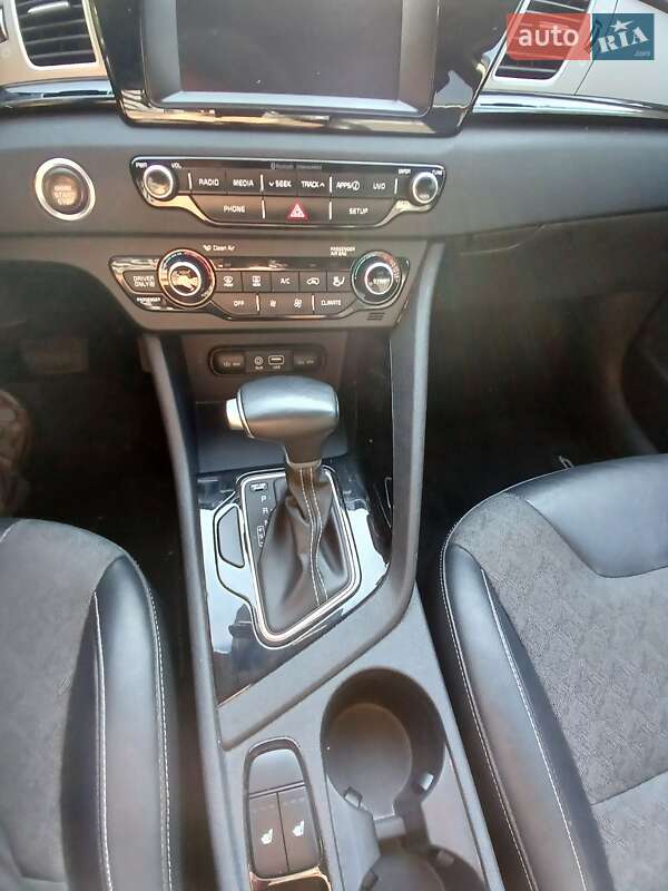 Внедорожник / Кроссовер Kia Niro 2017 в Ивано-Франковске