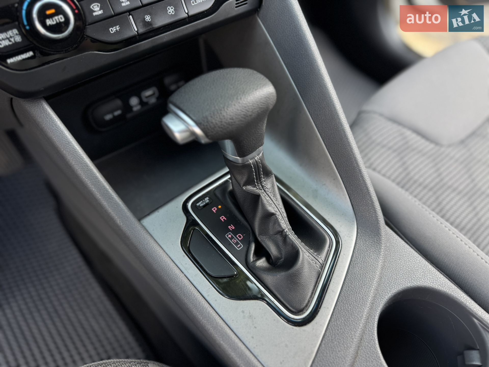 2017 Kia Niro - мініатюра 46