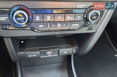 Внедорожник / Кроссовер Kia Niro 2020 в 