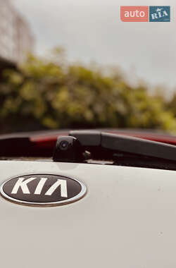 Внедорожник / Кроссовер Kia Niro 2020 в 