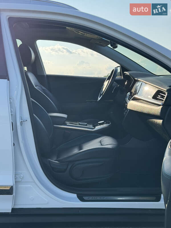Внедорожник / Кроссовер Kia Niro 2021 в Дрогобыче