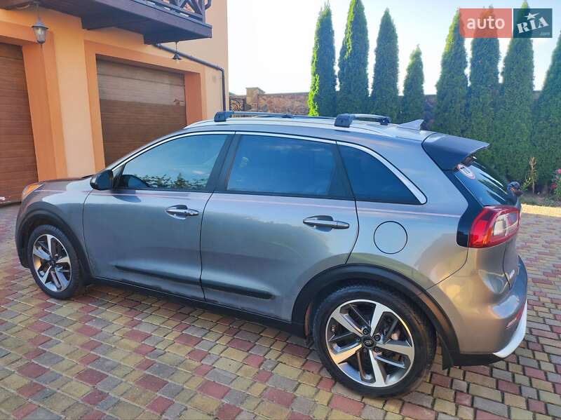 Внедорожник / Кроссовер Kia Niro 2017 в Ровно